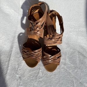 Indigo by Clarks Sky Pocomo Espadrille Wedge Tan 11 M (Heel needs repair)
